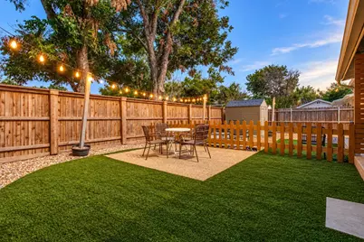403 E Franklin Street, Grapevine, TX 76051 - Photo 18