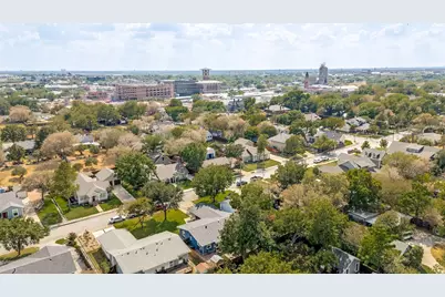 403 E Franklin Street, Grapevine, TX 76051 - Photo 24