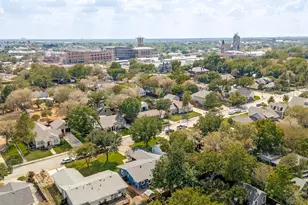 403 E Franklin St, Grapevine, TX 76051 - Photo 24