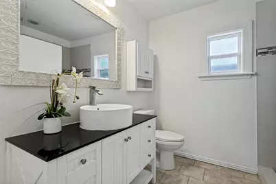 403 E Franklin Street, Grapevine, TX 76051 - Photo 14
