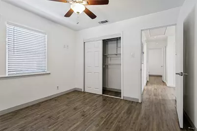 403 E Franklin Street, Grapevine, TX 76051 - Photo 16