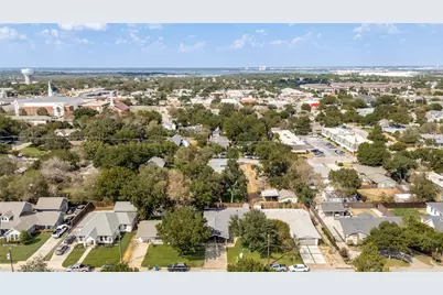 403 E Franklin Street, Grapevine, TX 76051 - Photo 26