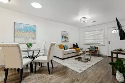 403 E Franklin Street, Grapevine, TX 76051 - Photo 2