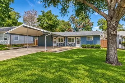 403 E Franklin Street, Grapevine, TX 76051 - Photo 1