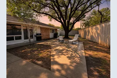 3401 Hanover Lane, Irving, TX 75062 - Photo 2