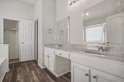 5612 Greenwich Drive, Arlington, TX 76018 - Photo 12