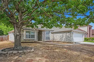 5612 Greenwich Dr, Arlington, TX 76018 - Photo 1