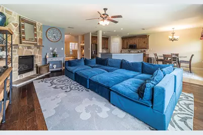 3039 Rosina, Grand Prairie, TX 75054 - Photo 2