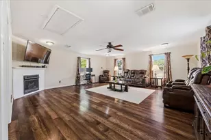 101 Randy Rd, Pecan Hill, TX 75165 - Photo 8