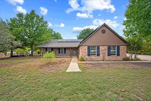 101 Randy Rd, Pecan Hill, TX 75165 - Photo 2