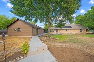 101 Randy Rd, Pecan Hill, TX 75165 - Photo 32