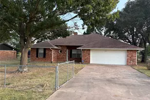 109 Waldman Dr, Gun Barrel City, TX 75156 - Photo 1