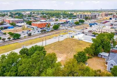 133 Commerce Corner, Burleson, TX 76028 - Photo 2