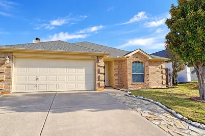 9304 Marilyn Court, White Settlement, TX 76108 - Photo 10