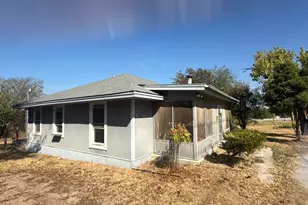 701 N Newark St, Decatur, TX 76234 - Photo 2