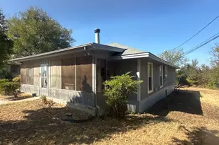 701 N Newark St, Decatur, TX 76234 - Photo 4
