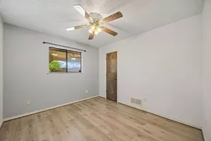 10123 Candlebrook Dr, Dallas, TX 75243 - Photo 26