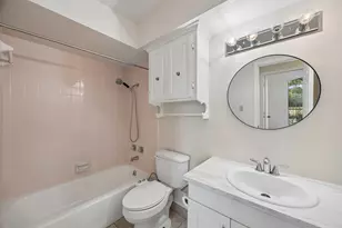 10123 Candlebrook Dr, Dallas, TX 75243 - Photo 12