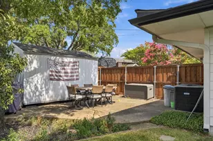 9307 Crestedge Dr, Dallas, TX 75238 - Photo 34