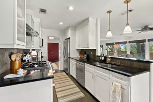9307 Crestedge Dr, Dallas, TX 75238 - Photo 12