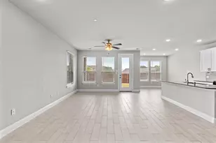 593 Hutchinson Ln, Lewisville, TX 75077 - Photo 6