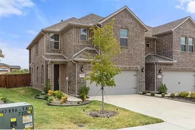 593 Hutchinson Lane, Lewisville, TX 75077 - Photo 2