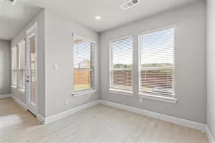 593 Hutchinson Ln, Lewisville, TX 75077 - Photo 14