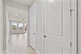 593 Hutchinson Ln, Lewisville, TX 75077 - Photo 4