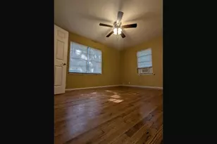 912 Red Bud Dr, Azle, TX 76020 - Photo 2