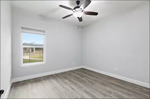 555 Waterloo Dr, Lewisville, TX 75067 - Photo 12