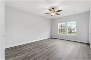 555 Waterloo Dr, Lewisville, TX 75067 - Photo 8