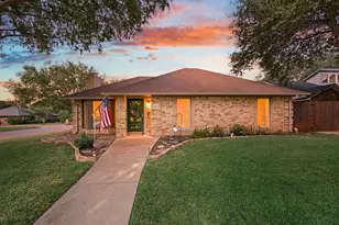 1401 Sandpiper St, Grapevine, TX 76051 - Photo 1