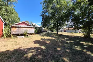 408 E Housley St, Strawn, TX 76475 - Photo 24