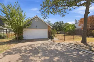 1308 Carver Ln, Irving, TX 75061 - Photo 1