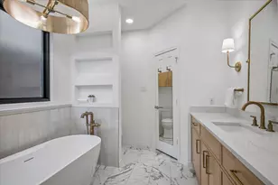 2702 Lawtherwood Ct, Dallas, TX 75214 - Photo 20