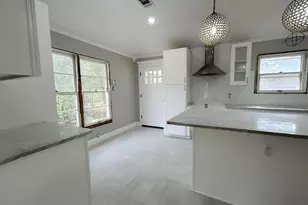 2012 Watauga Ct W, Fort Worth, TX 76111 - Photo 10