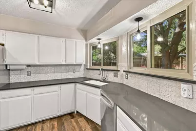 2840 Southridge Drive, Grapevine, TX 76051 - Photo 12