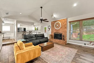2840 Southridge Drive, Grapevine, TX 76051 - Photo 4