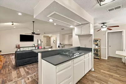 2840 Southridge Drive, Grapevine, TX 76051 - Photo 14