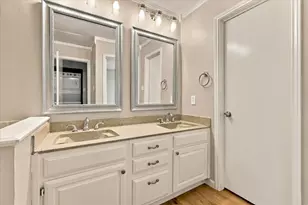 1901 Cloisters Dr, Arlington, TX 76011 - Photo 14
