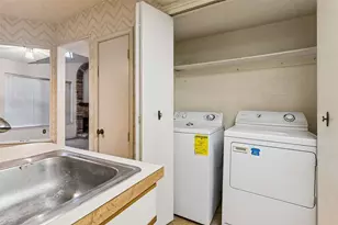 18040 Midway Rd, Dallas, TX 75287 - Photo 12