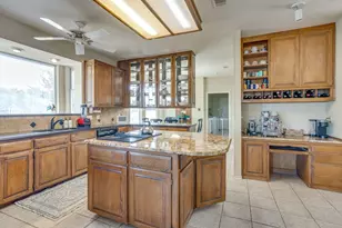 2112 Miller Ct, Granbury, TX 76049 - Photo 10