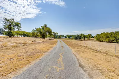 2112 Miller Court, Granbury, TX 76049 - Photo 36