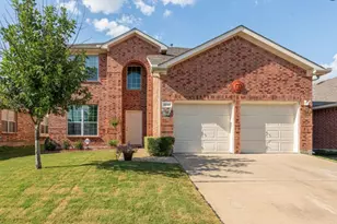 1048 Twin Brooks Dr, Grand Prairie, TX 75052 - Photo 1