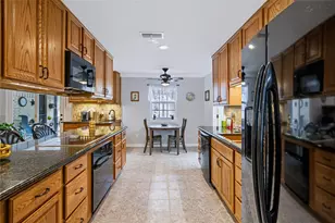 104 Trailwood Ct, Burleson, TX 76028 - Photo 10