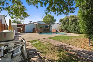 1322 Clark Trail, Grand Prairie, TX 75052 - Photo 4