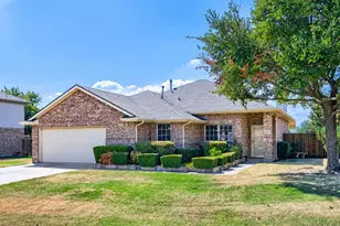 2851 Cobblestone Dr, Rockwall, TX 75087 - Photo 2