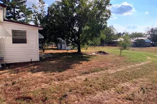 306 S Oak Ln, Tolar, TX 76476 - Photo 10
