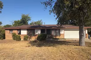 2121 Kingsdale Dr, Fort Worth, TX 76119 - Photo 1