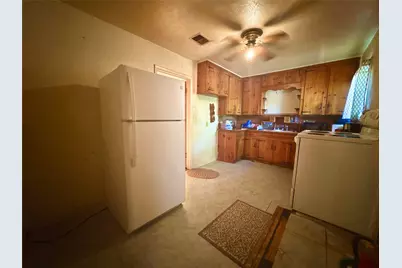 2121 Kingsdale Drive, Fort Worth, TX 76119 - Photo 12